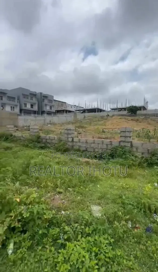 2010sqm, Residential, C of O, Tarred Road in Guzape District