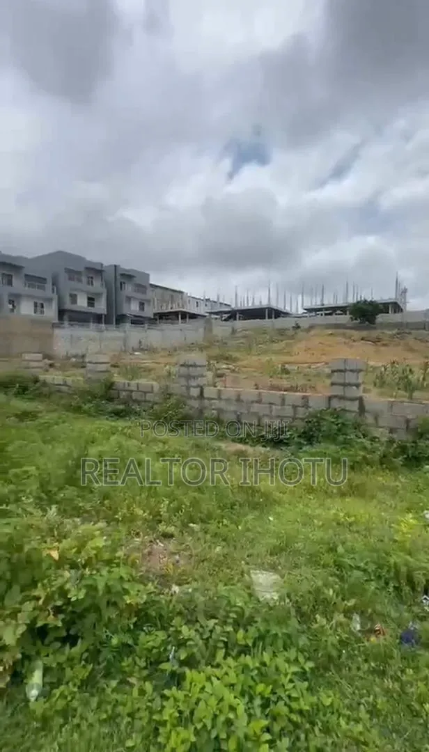 2010sqm, Residential, C of O, Tarred Road in Guzape District