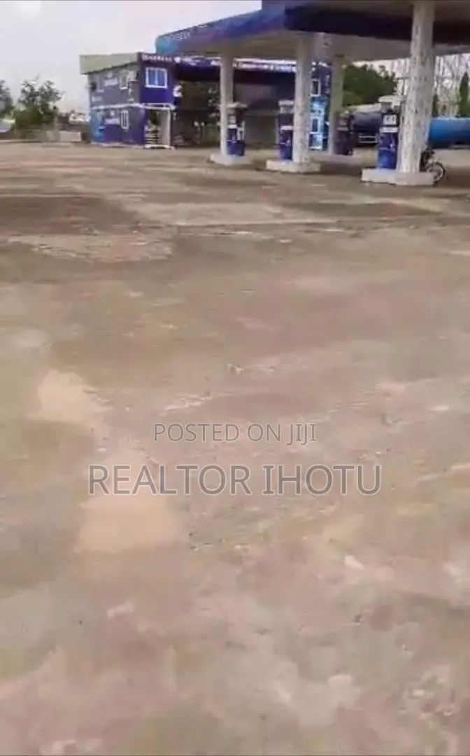 Filling Station For Sale – Kubwa Expressway, Abuja (Fct) in Kubwa