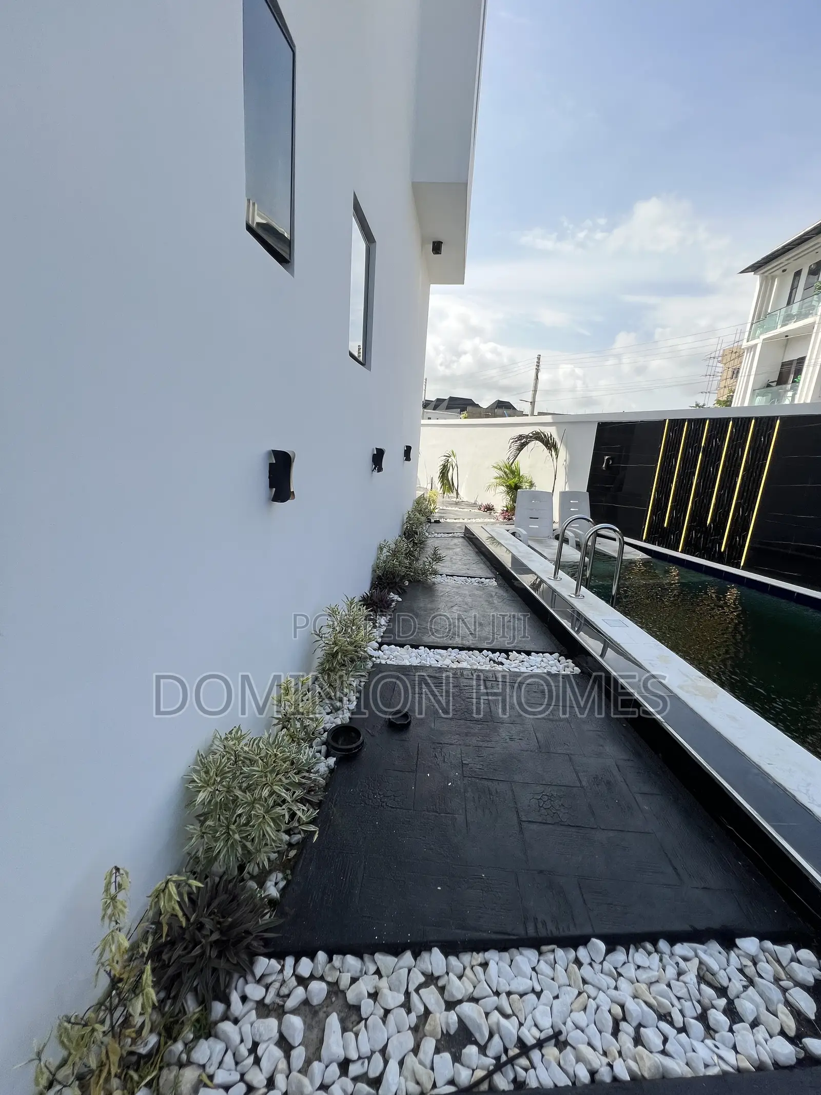 5bdrm Duplex in Lekki Expressway for sale in Lekki Expressway