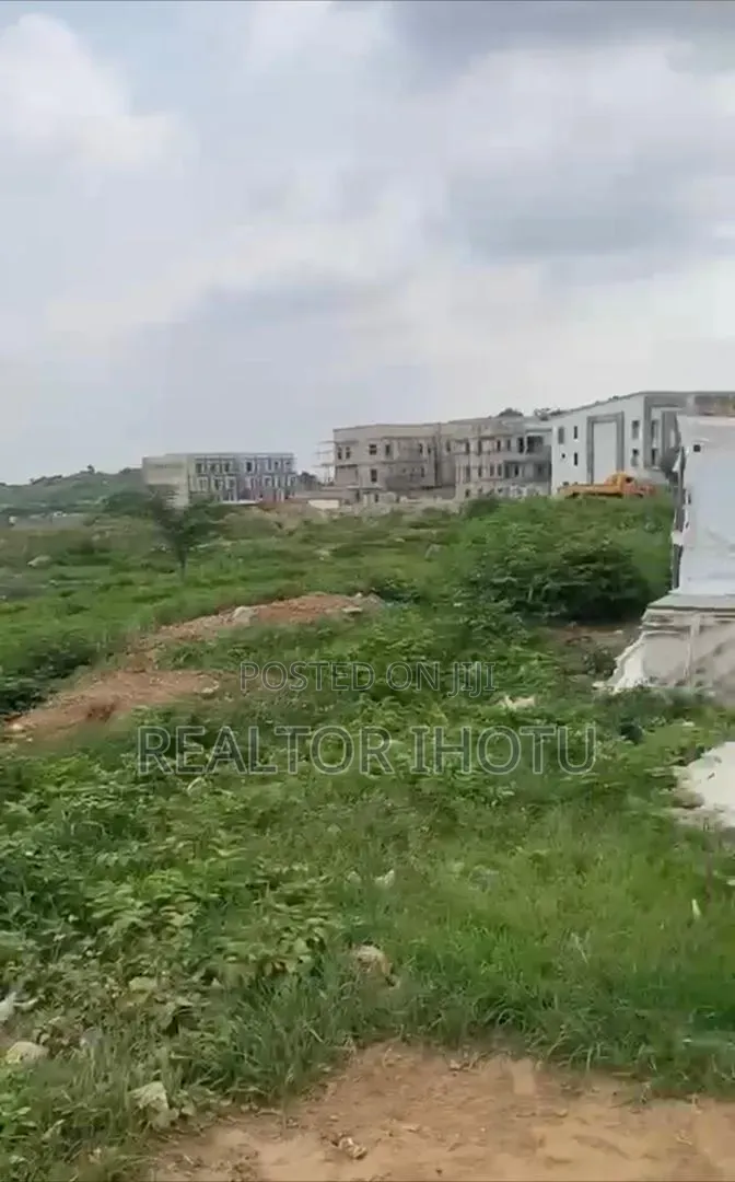 1981sqm, Residential, C of O, Untarred Road. in Guzape District