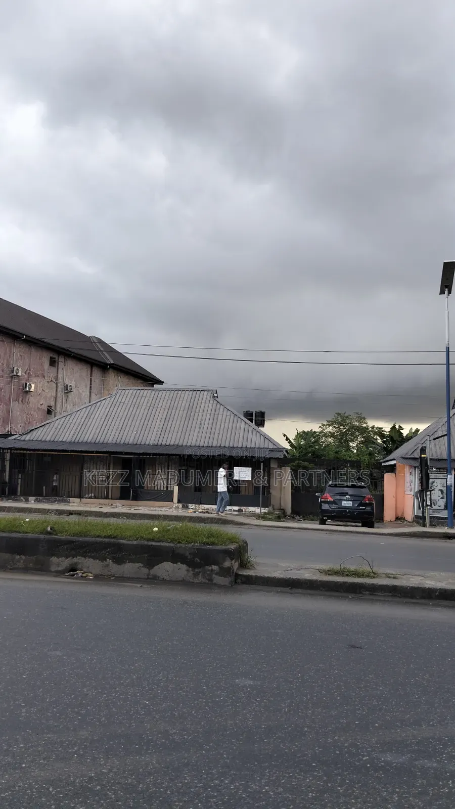For Sale : 6 Plots Major Old Aba Rd, Near Shell I.A, Rumuomasi, Ph in Rumuomasi