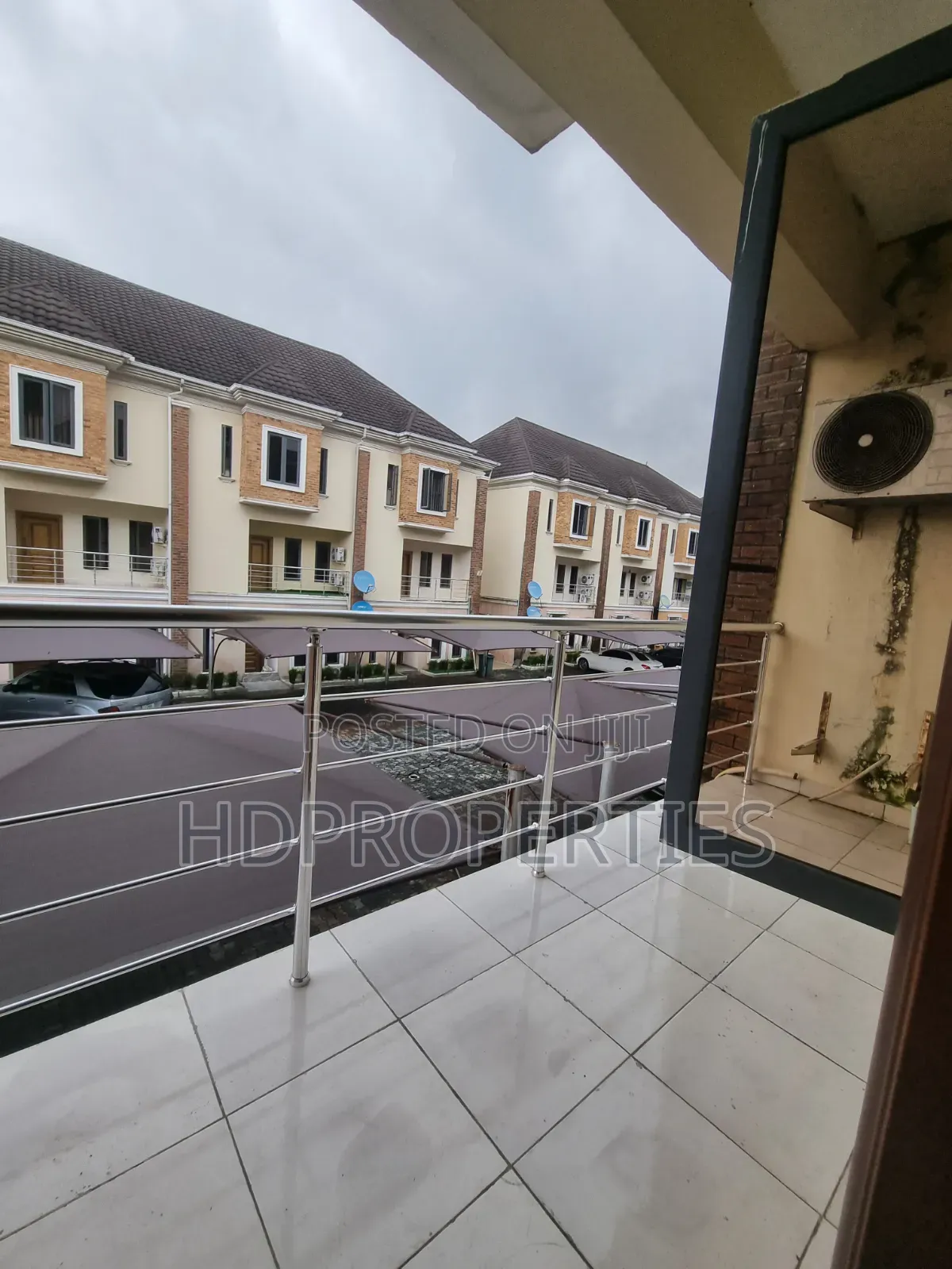 1bdrm Shared Apartment in Abiola Court 10, Lagos Island / Lagos Island in Lagos Island / Lagos Island
