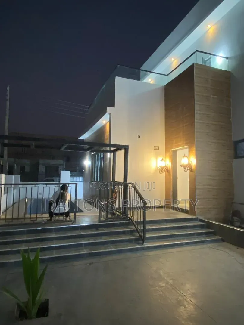 5bdrm Duplex in Crest Estate, Sabon Lugbe for sale in Sabon Lugbe