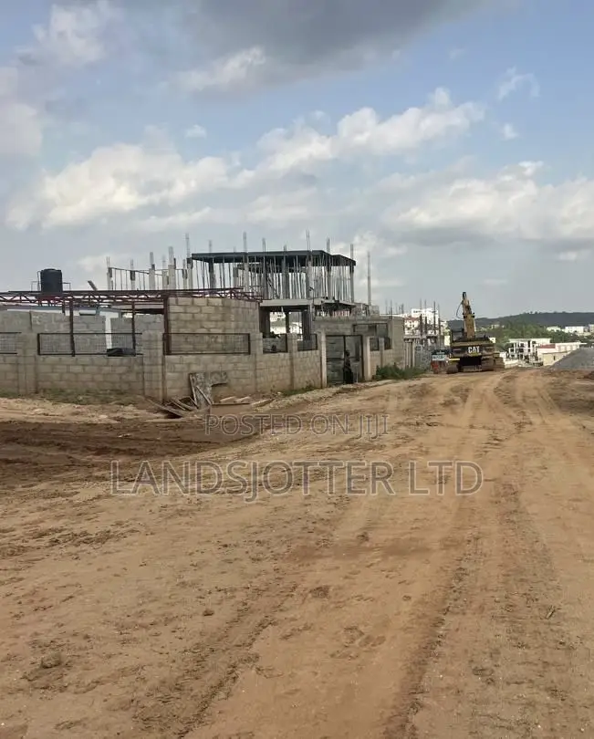 500sqm of Land for 5bedrooms Fully Detached Duplex Guzape Main Abuja in Guzape District