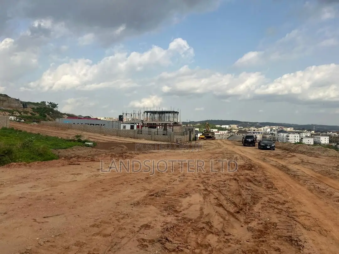 500sqm of Land for 5bedrooms Fully Detached Duplex Guzape Main Abuja in Guzape District