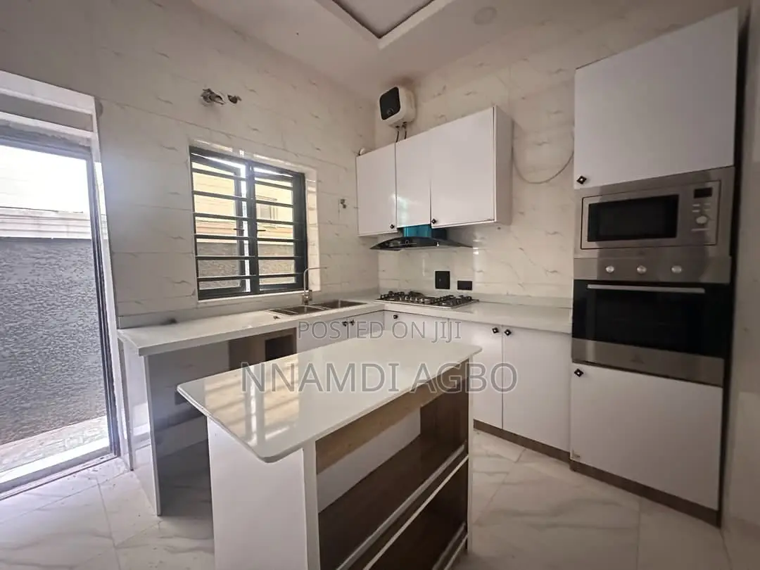 4bdrm Duplex in Lafiaji for rent in Lafiaji