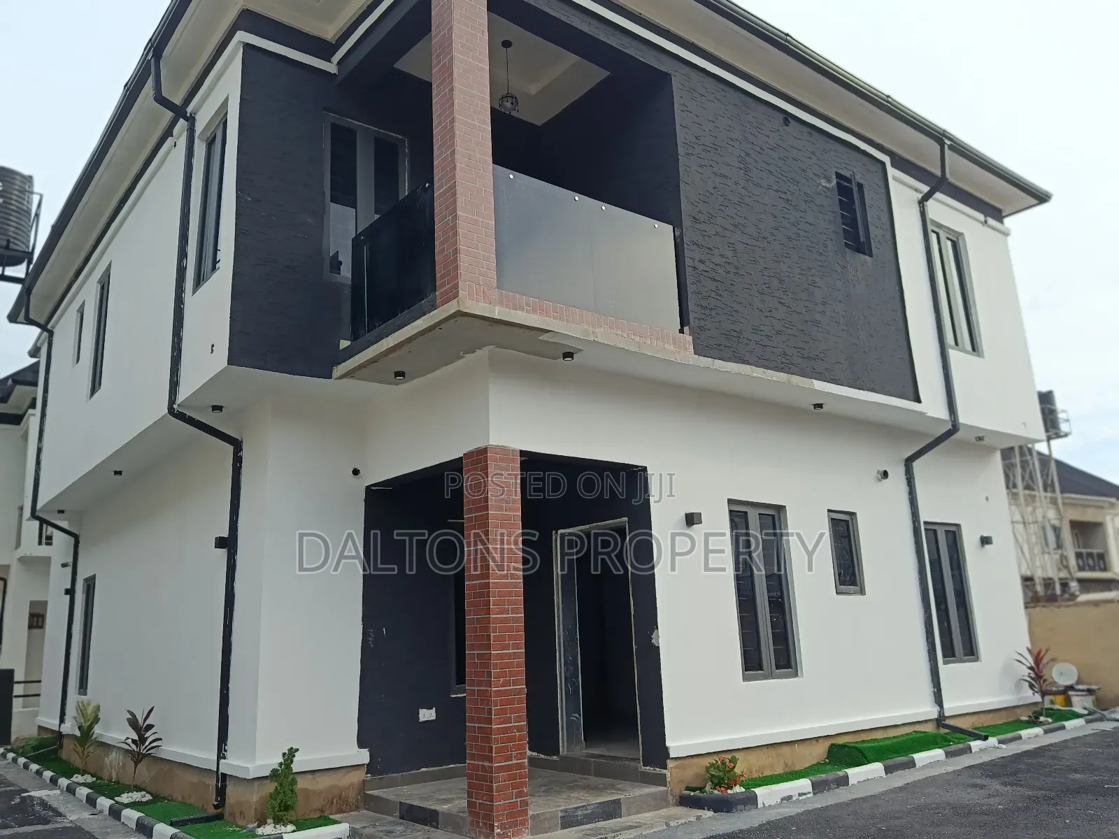 4bdrm Duplex in Millennium Estate, Sabon Lugbe for sale in Sabon Lugbe