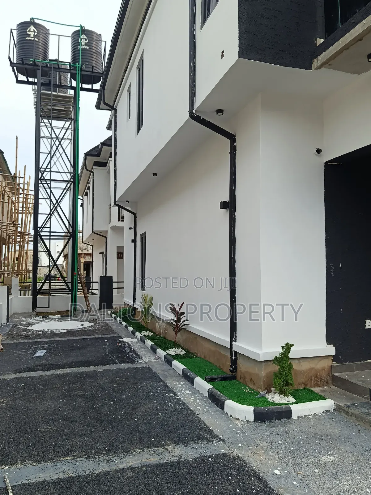 4bdrm Duplex in Millennium Estate, Sabon Lugbe for sale in Sabon Lugbe