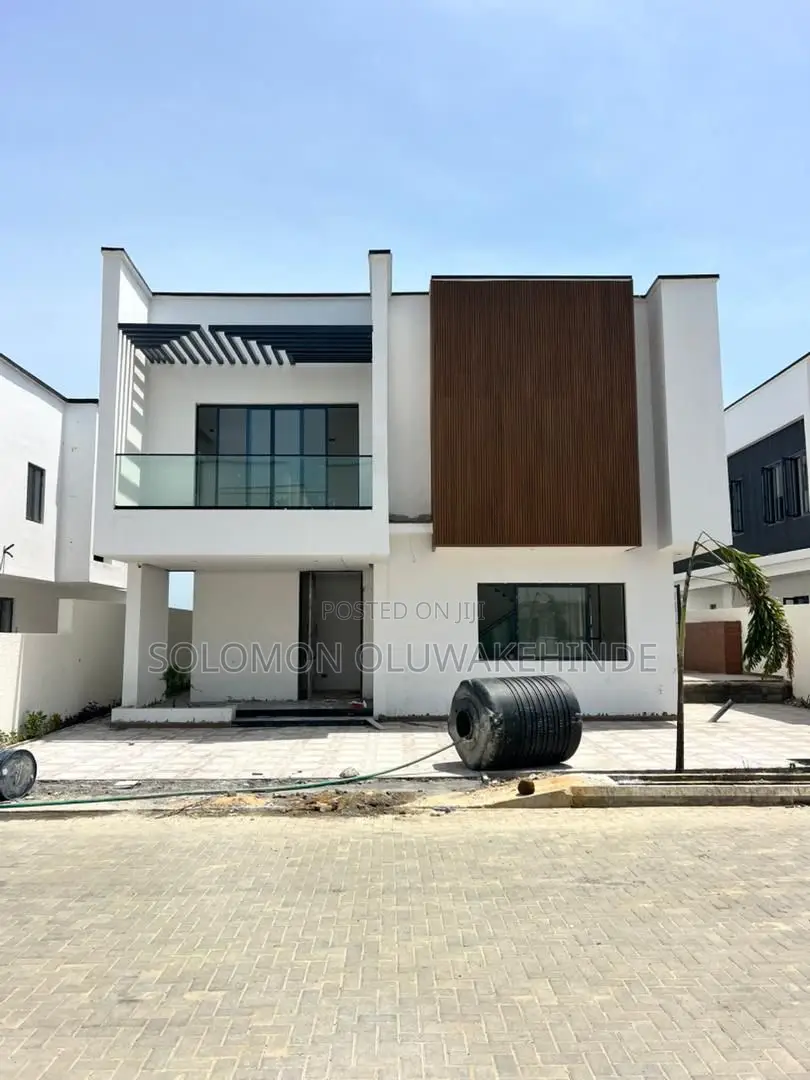 5bdrm Duplex in Lekki Phase 1 for sale in Lekki Phase 1