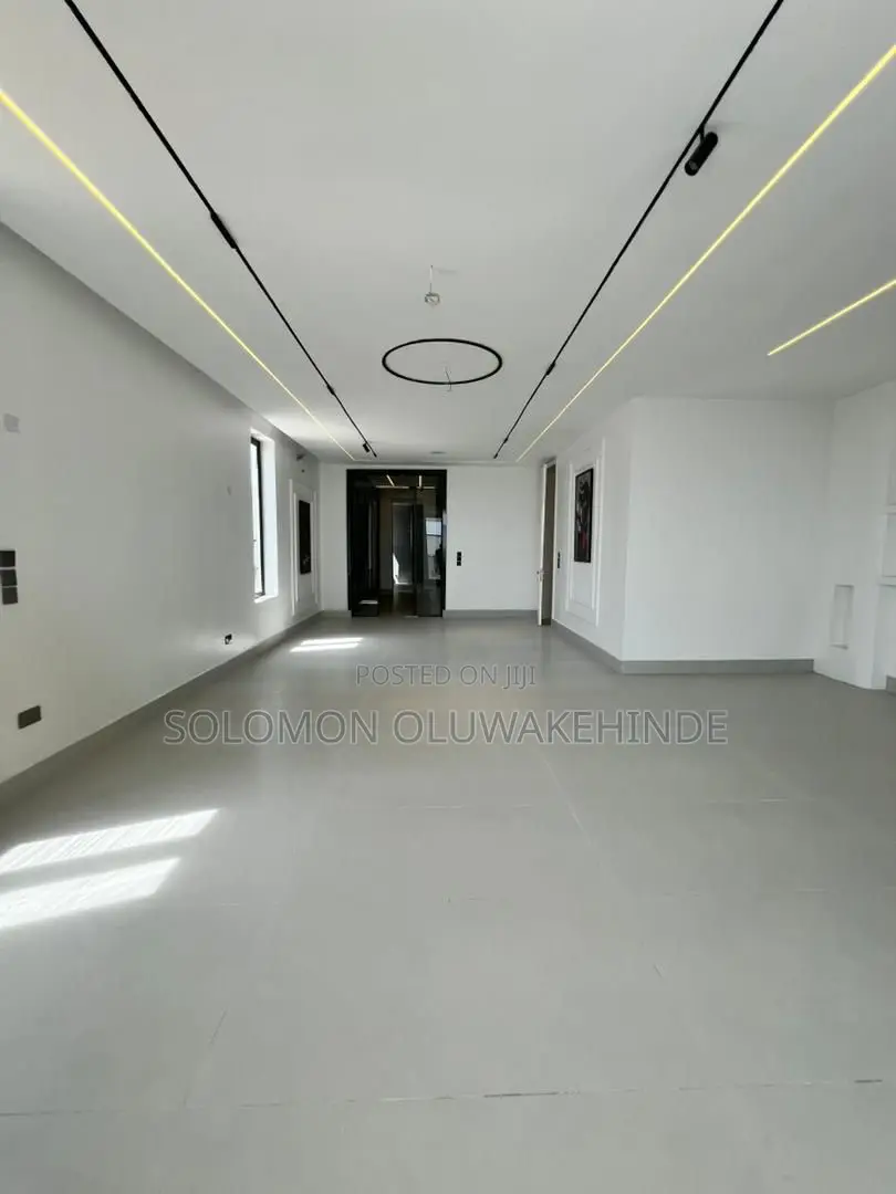 5bdrm Duplex in Lekki Phase 1 for sale in Lekki Phase 1