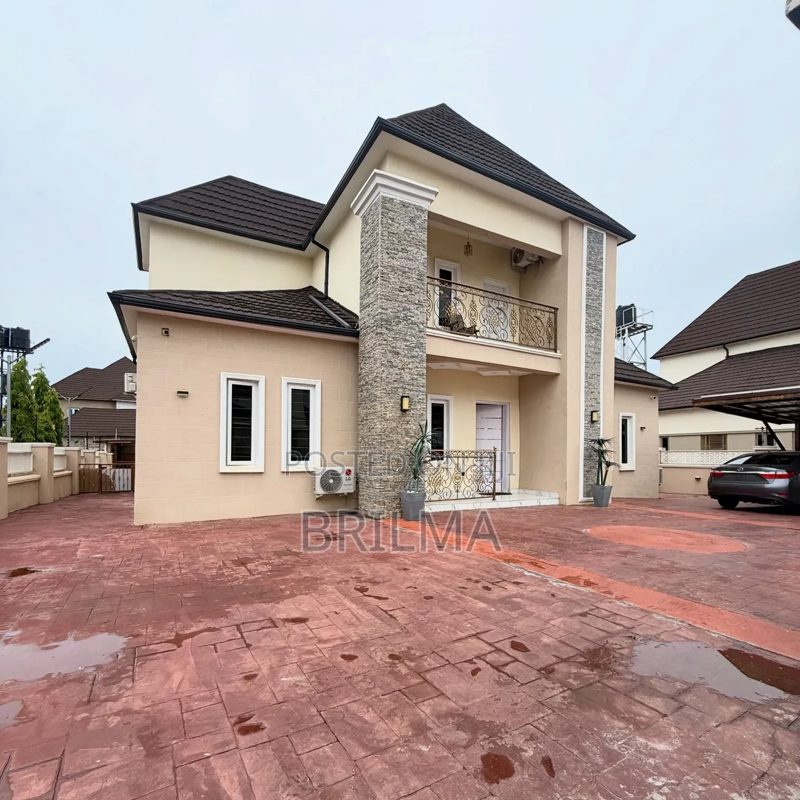 Furnished 5bdrm Duplex in FHA for sale in FHA