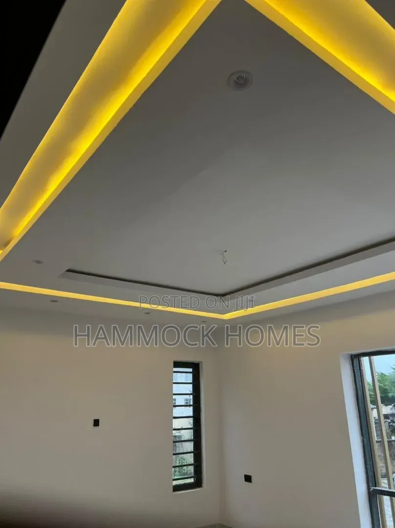 4bdrm Duplex in Adeoyo for sale in Adeoyo