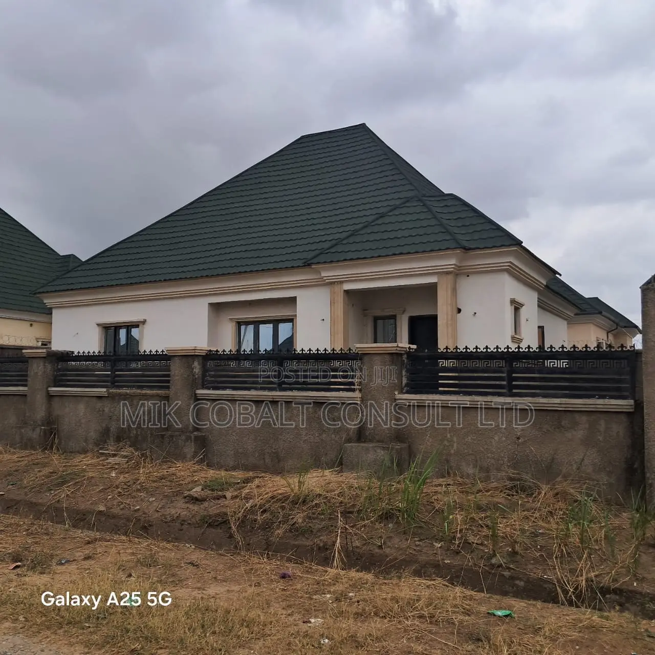 3bdrm Bungalow in Good Heart, Lugbe District for sale in Lugbe District