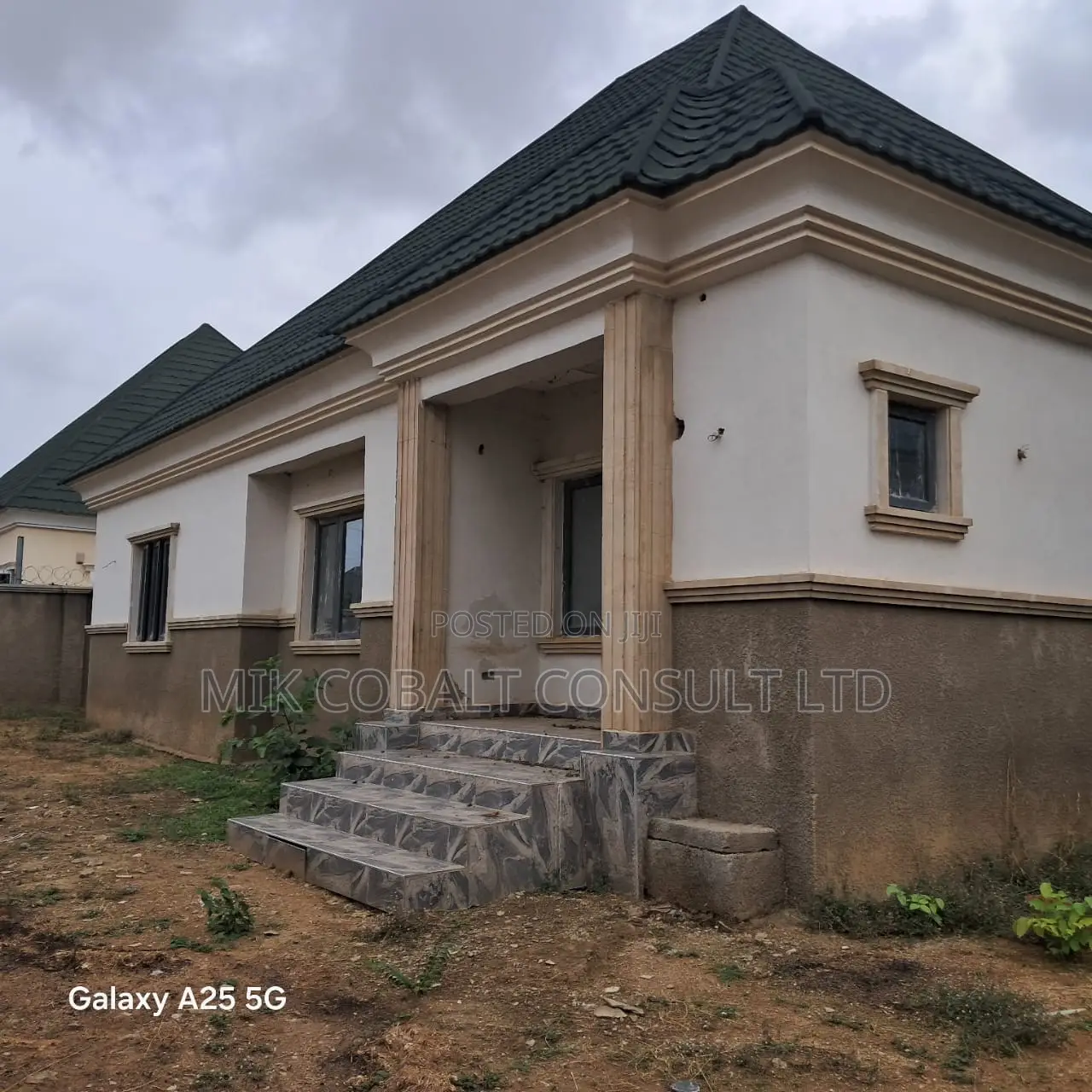 3bdrm Bungalow in Good Heart, Lugbe District for sale in Lugbe District