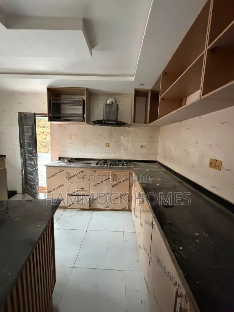 2bdrm Duplex in Alalubosa Gra for rent in Alalubosa