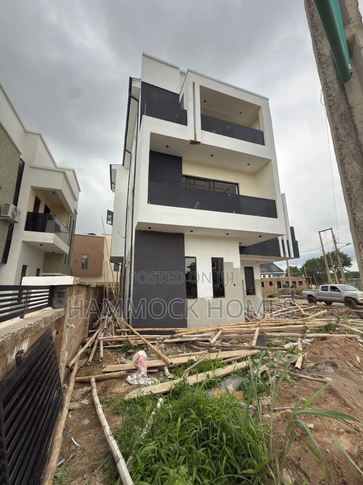 5bdrm Penthouse in Carlton Gate Estate, Akobo for sale in Akobo