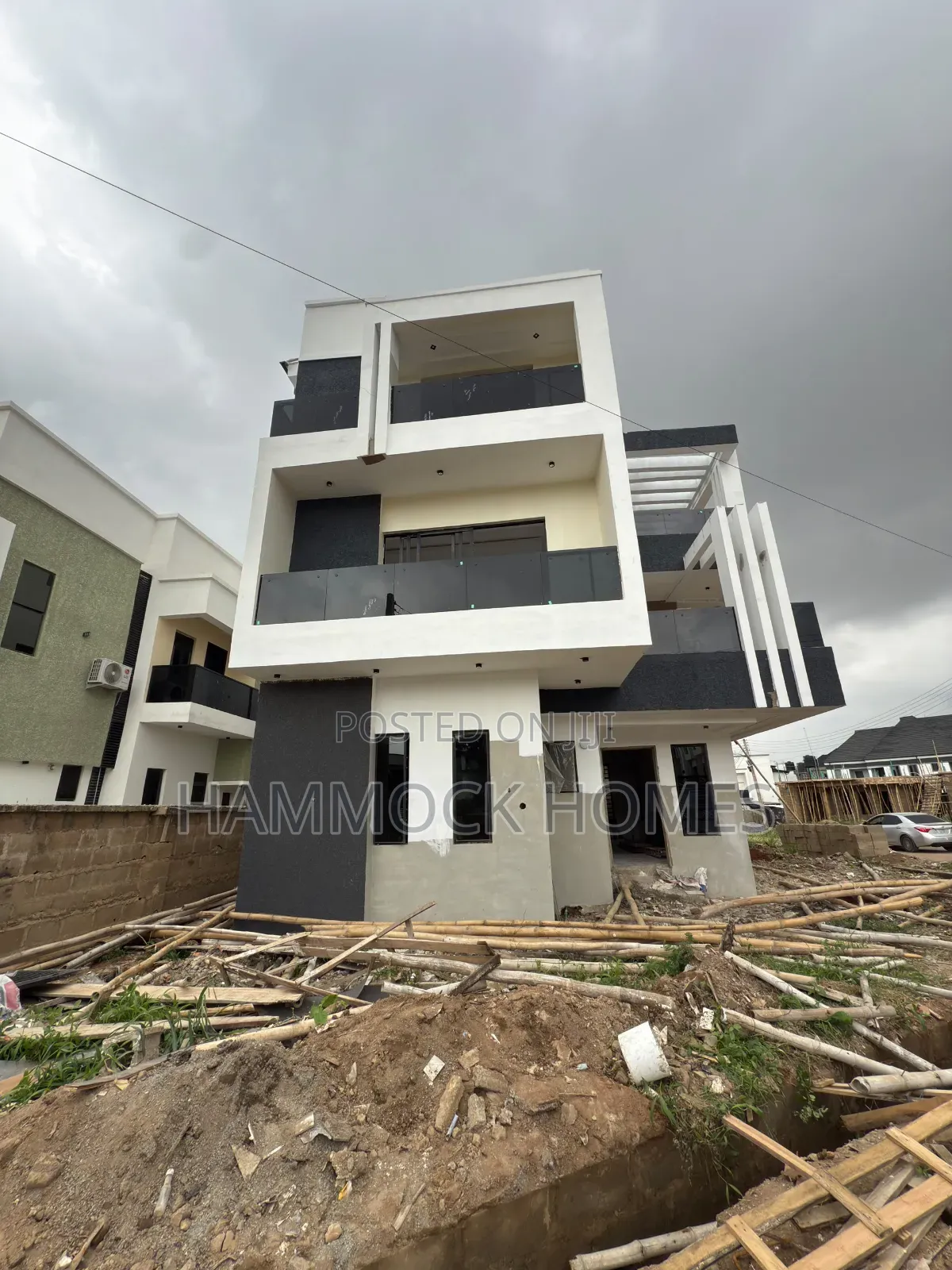 5bdrm Penthouse in Carlton Gate Estate, Akobo for sale in Akobo