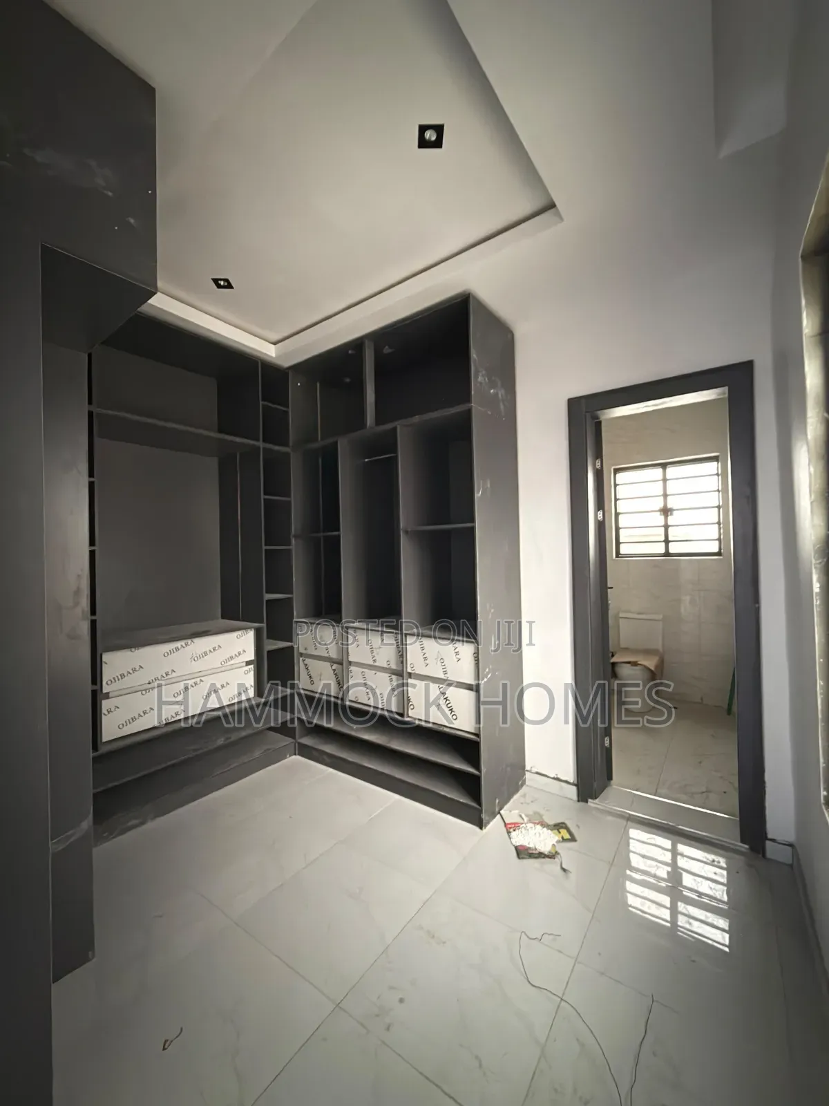 5bdrm Penthouse in Carlton Gate Estate, Akobo for sale in Akobo