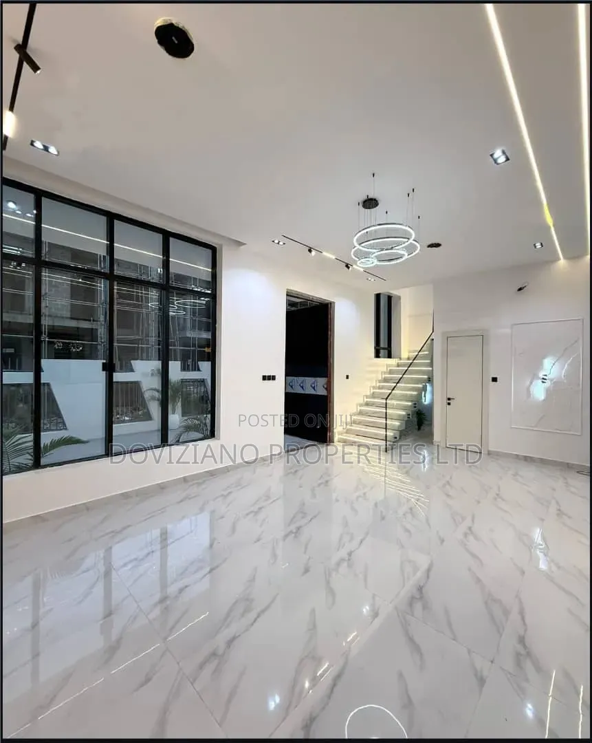 5bdrm Duplex in Ado / Ajah for sale in Ado / Ajah