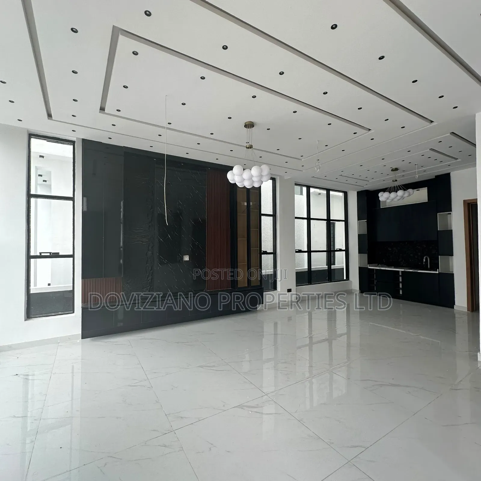 5bdrm Duplex in Ikota for sale in Ikota