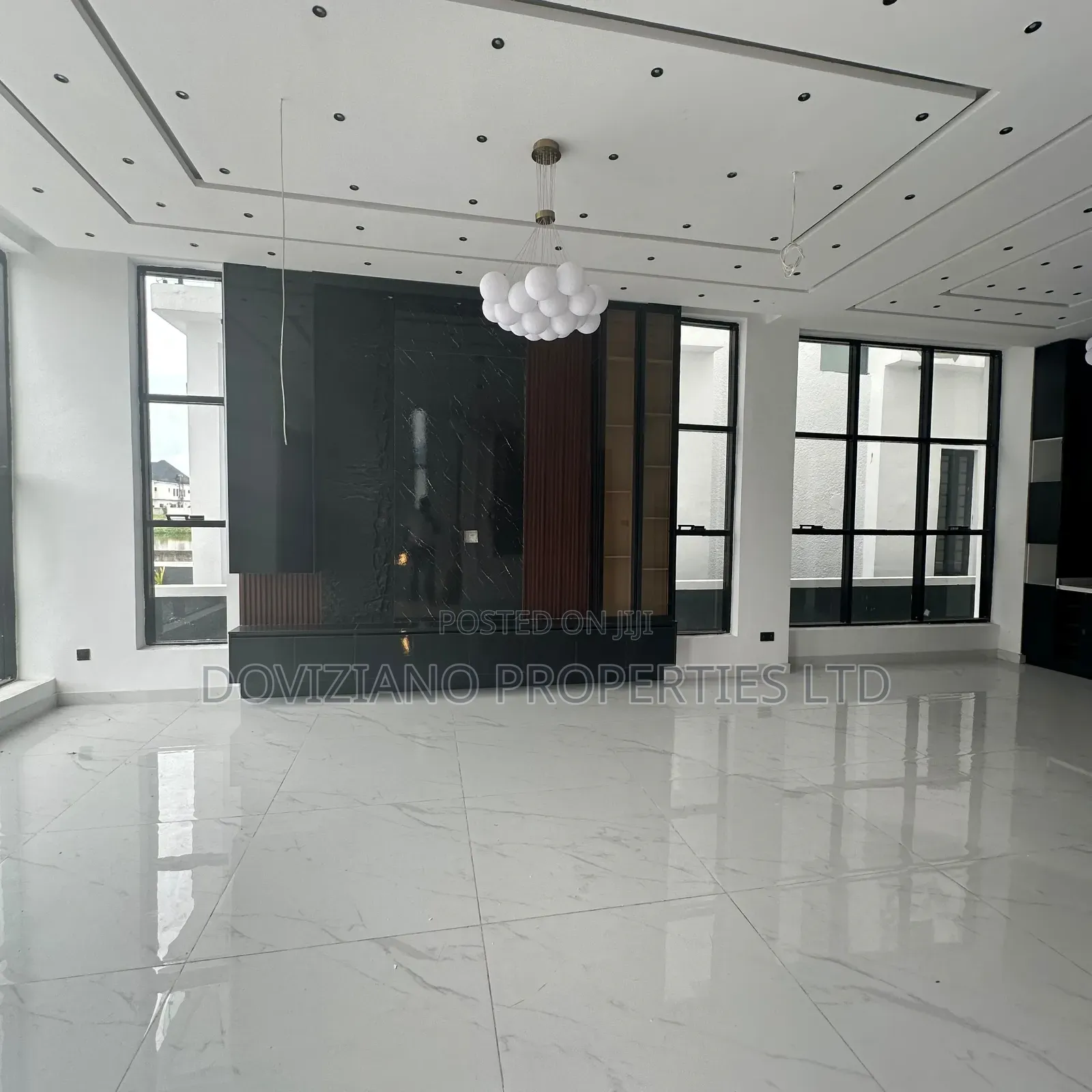 5bdrm Duplex in Ikota for sale in Ikota