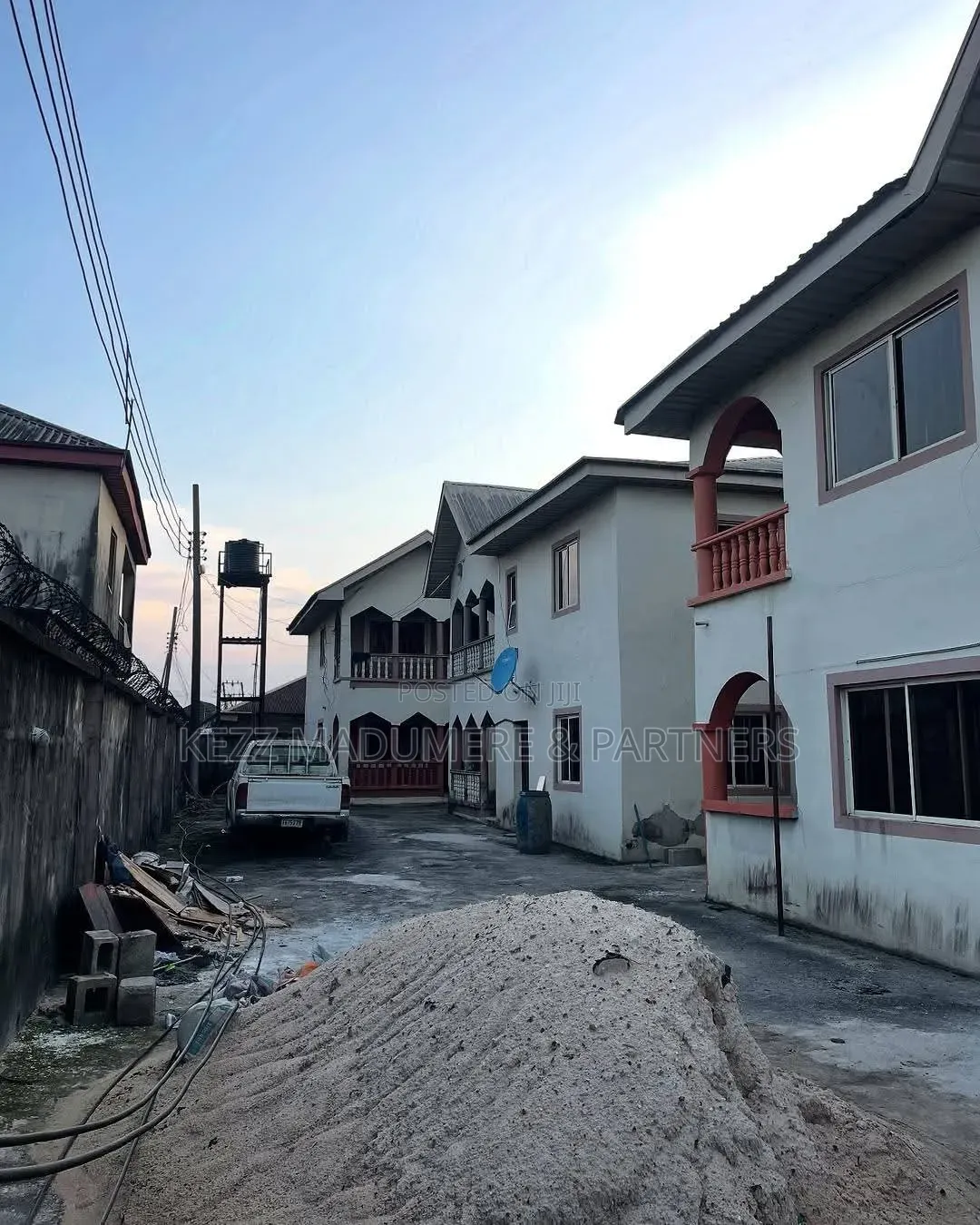 8bdrm Block of Flats in Gated Neighbourhood, New Layout for sale in New Layout