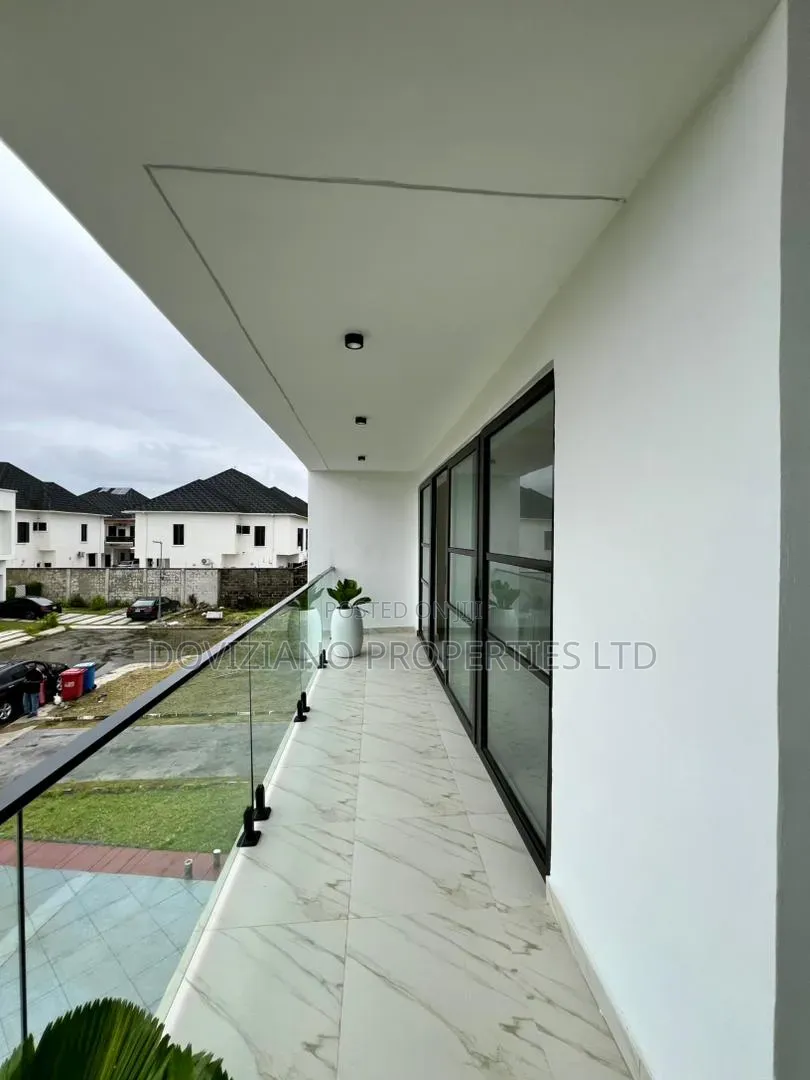 5bdrm Duplex in VGC / Ajah for sale in VGC / Ajah