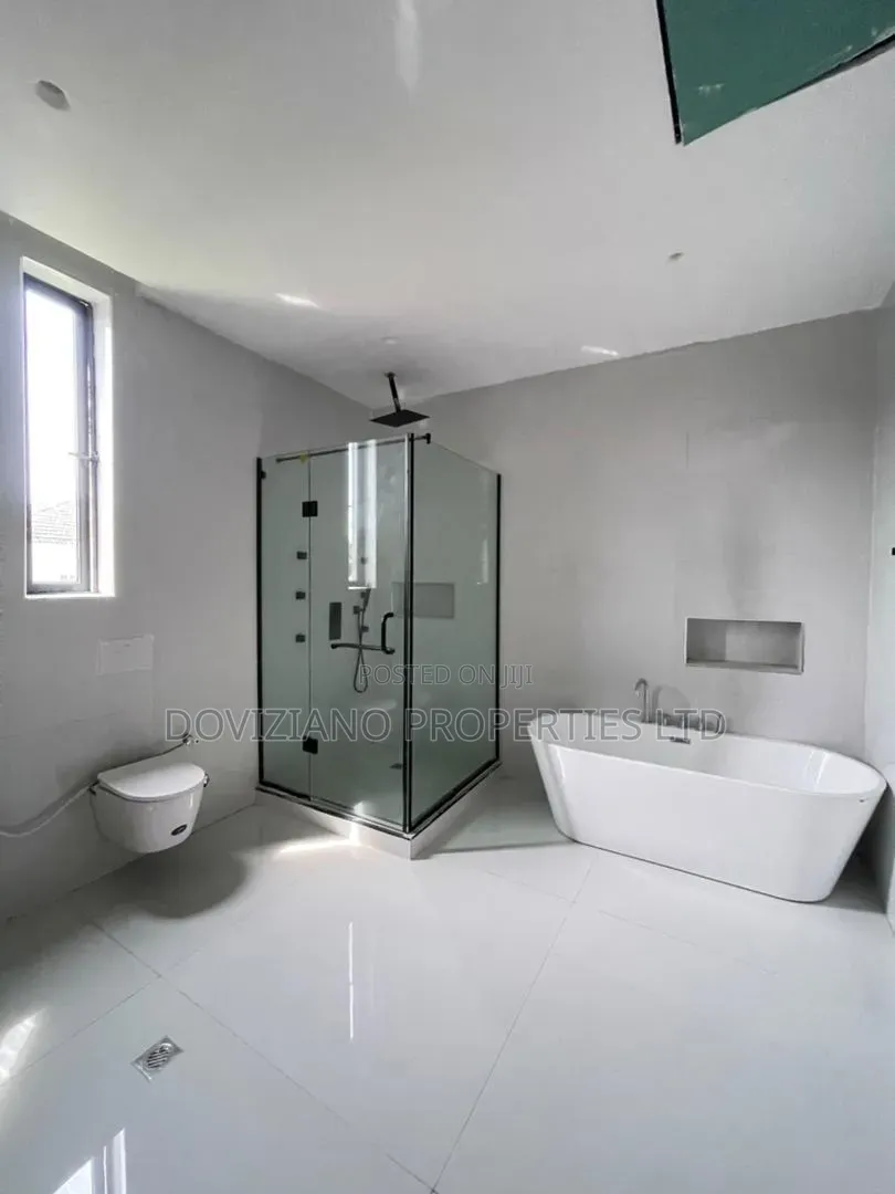 5bdrm Duplex in VGC / Ajah for sale in VGC / Ajah