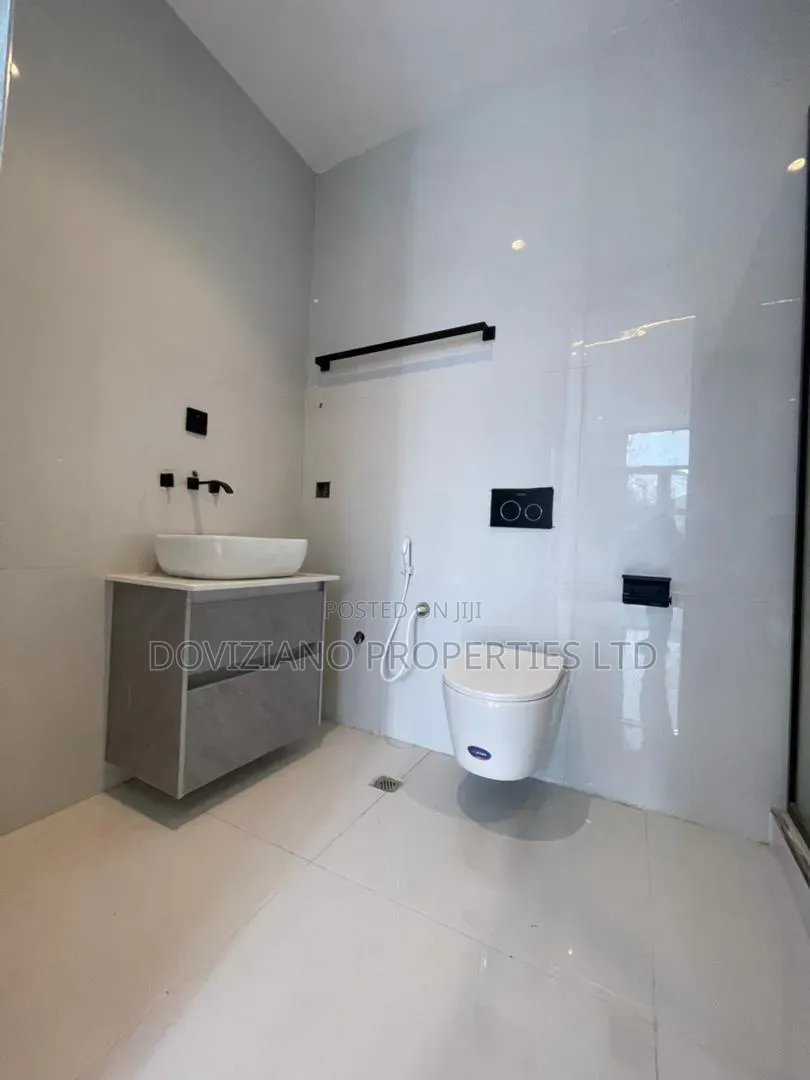 5bdrm Duplex in VGC / Ajah for sale in VGC / Ajah