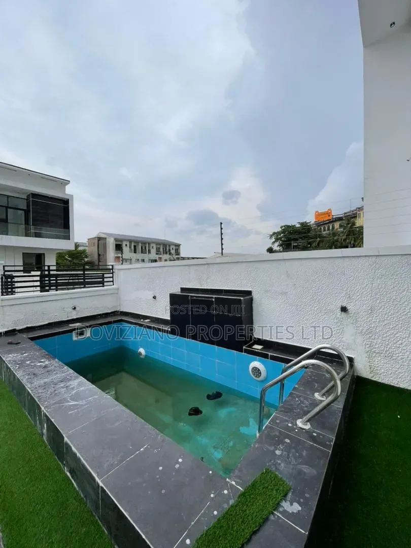 4bdrm Duplex in Chevron for sale in Chevron