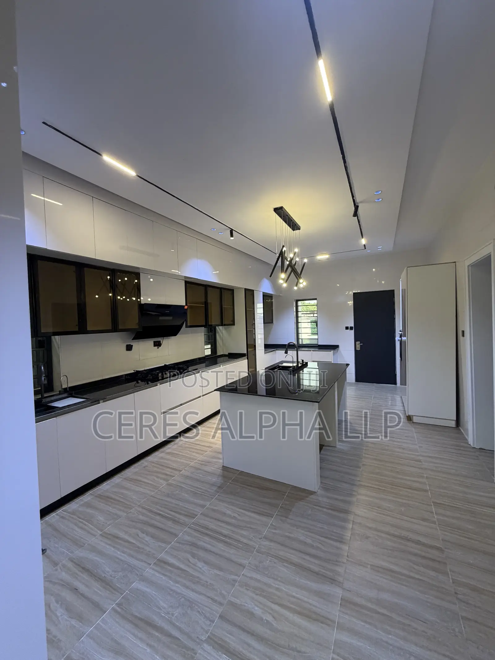 5bdrm Penthouse in Dakwo District for sale in Dakwo District