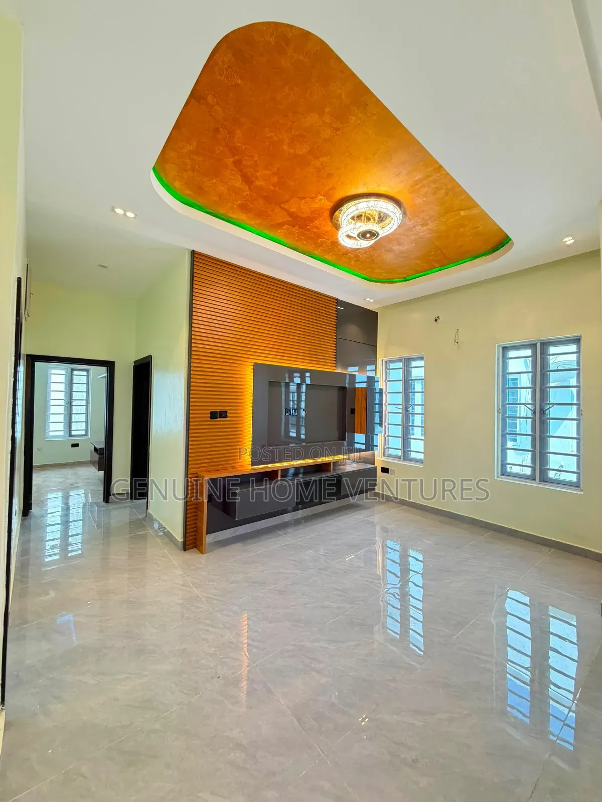 5bdrm Duplex in Osapa London for sale in Osapa london