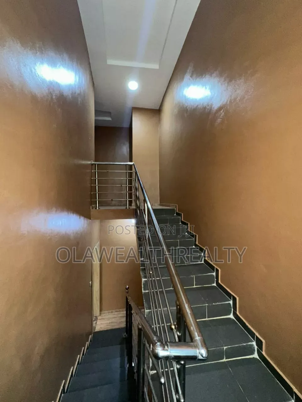 4bdrm Duplex in Carlton Gate Estate, Akobo for rent in Akobo