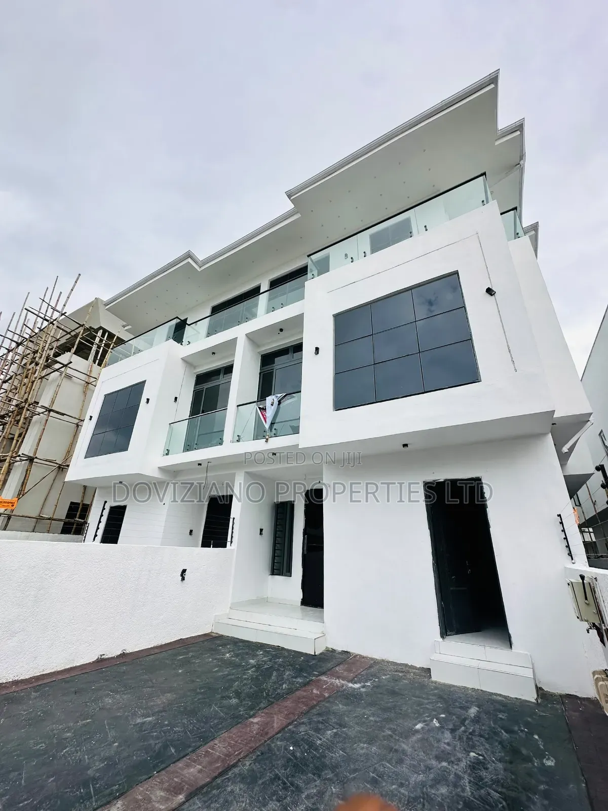 4bdrm Duplex in Secured Environment, Off Lekki-Epe Expressway for sale in Off Lekki-Epe Expressway