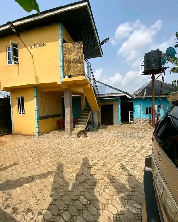 For Sale : 7 Rooms Lounge/Bar Omagwa , Ph in Ikwerre