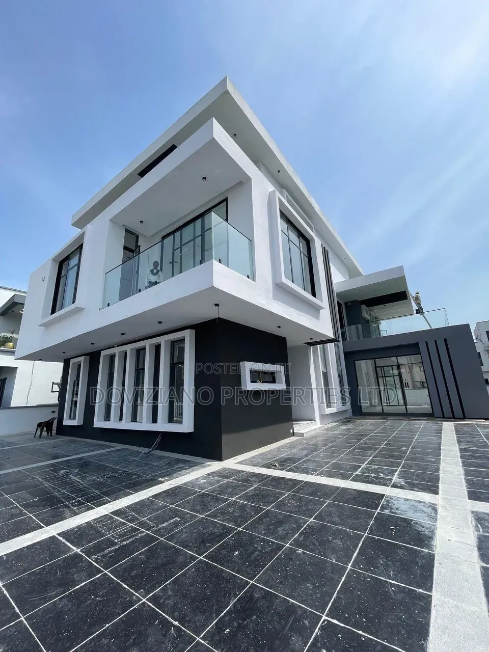 5bdrm Duplex in Ikota for sale in Ikota