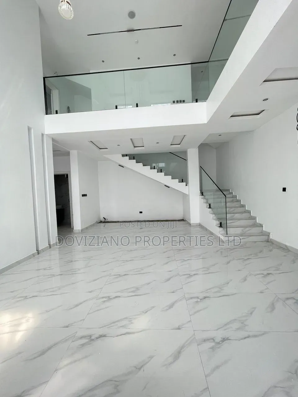 5bdrm Duplex in Ikota for sale in Ikota