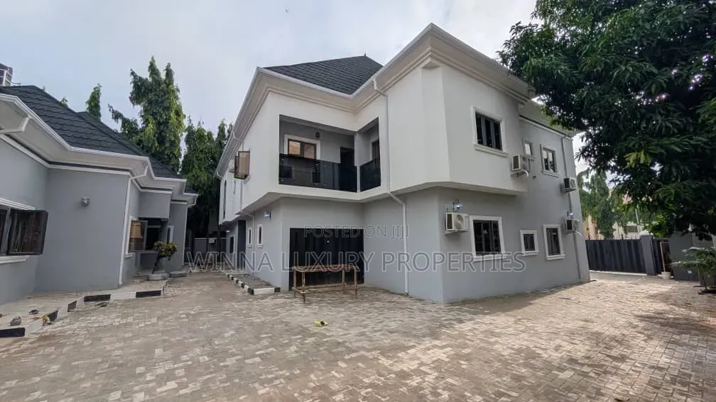 Newly Built 10 Bedrooms Detached in Wuse