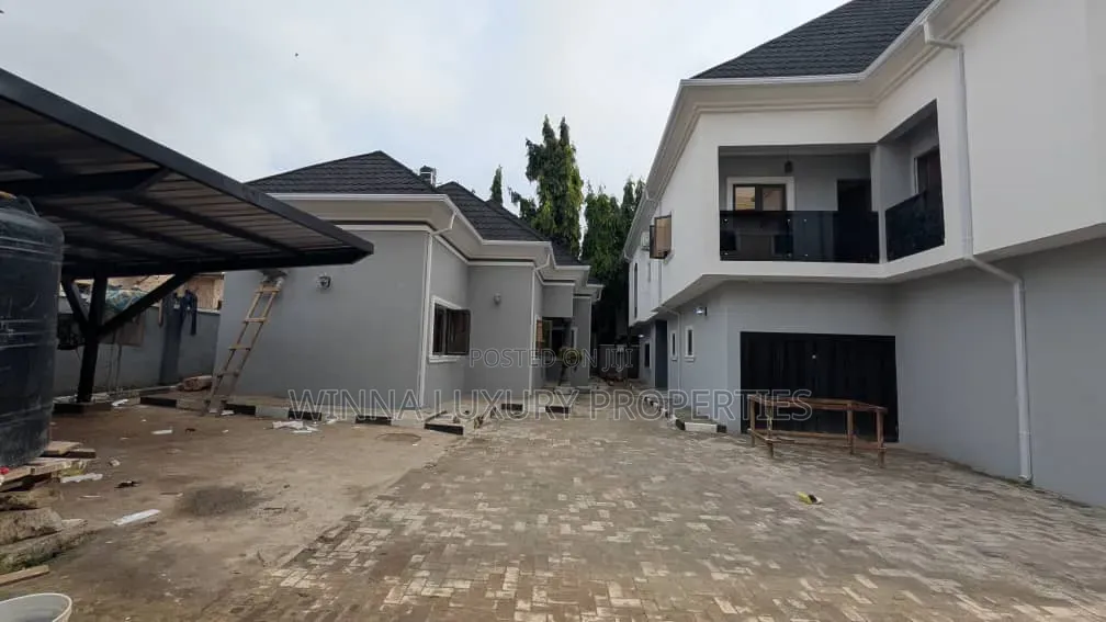 Newly Built 10 Bedrooms Detached in Wuse