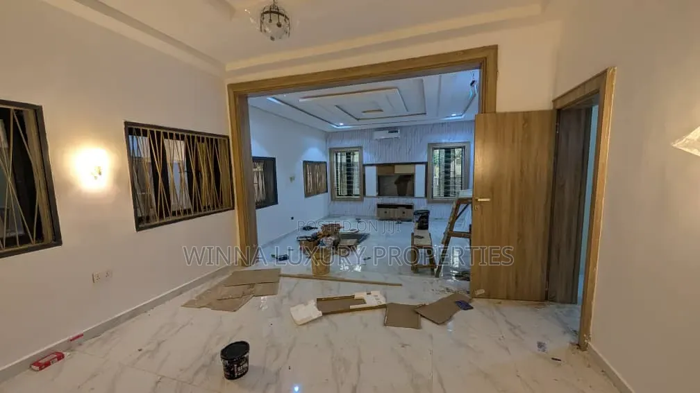 Newly Built 10 Bedrooms Detached in Wuse