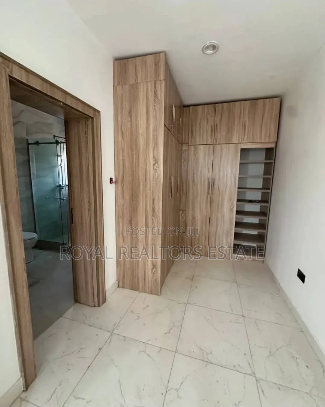 4bdrm Duplex in Idu Industrial for sale in Idu Industrial