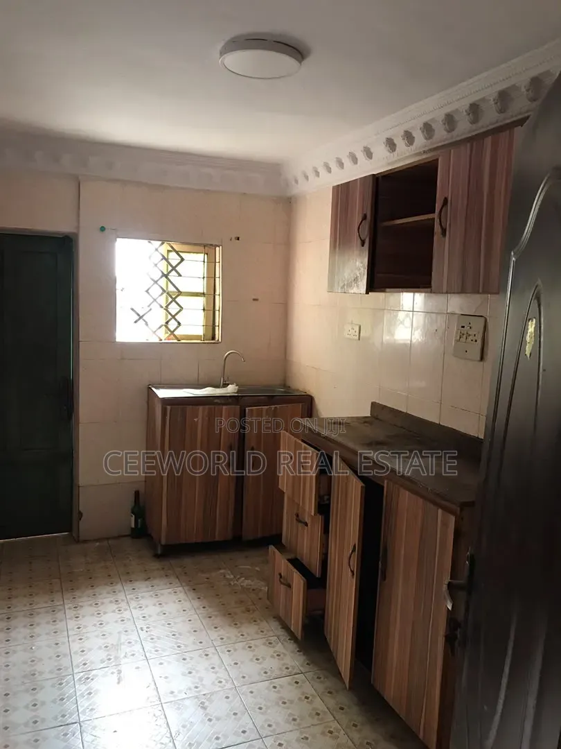 3bdrm Apartment in Iyana Adeoyo Ring for rent in Rind Road