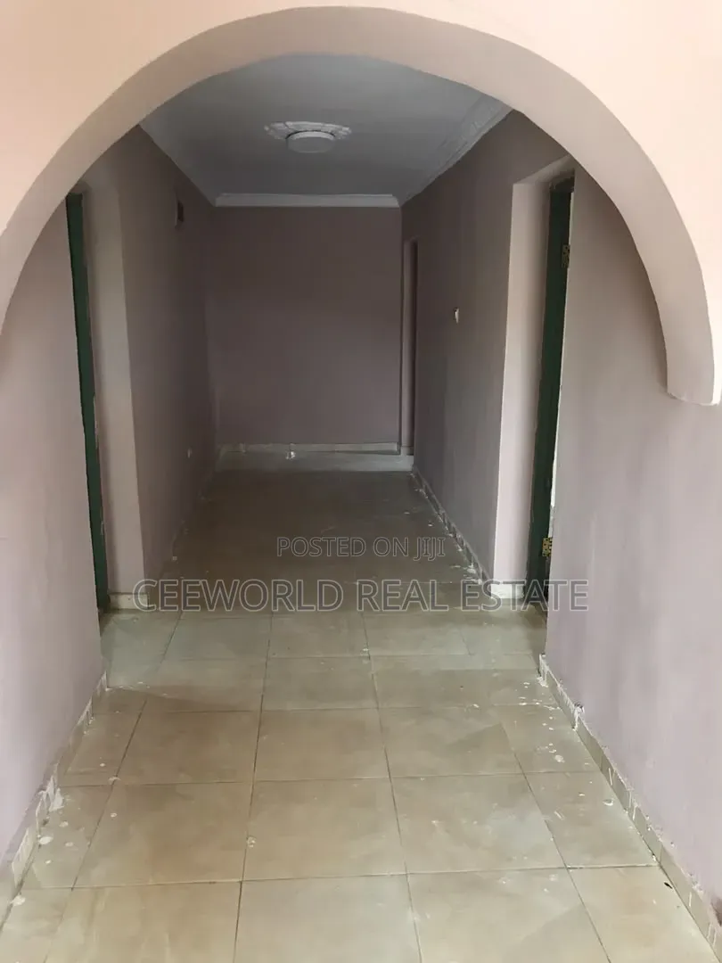 3bdrm Apartment in Iyana Adeoyo Ring for rent in Rind Road