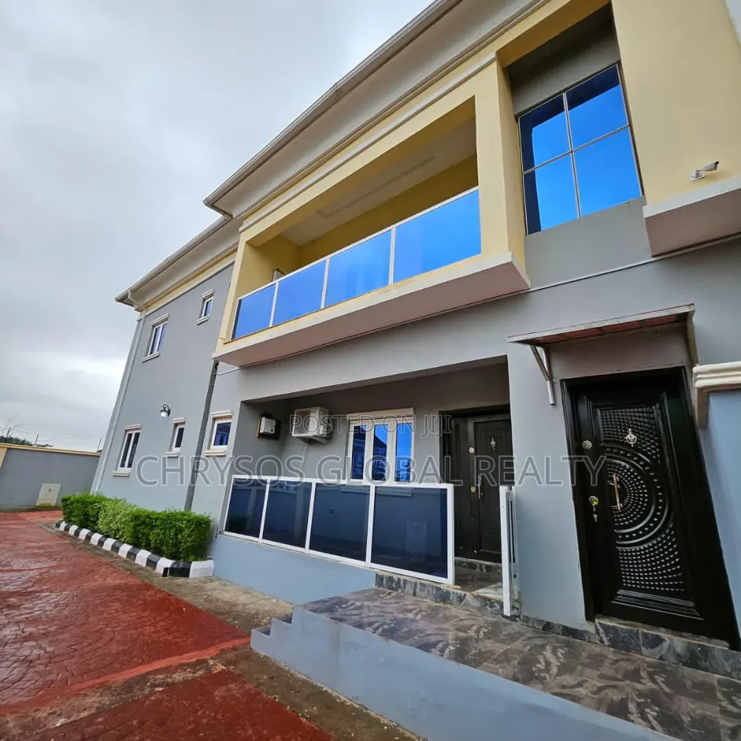 Furnished 3bdrm Block of Flats in Kolapo Ishola Gra for rent in Akobo