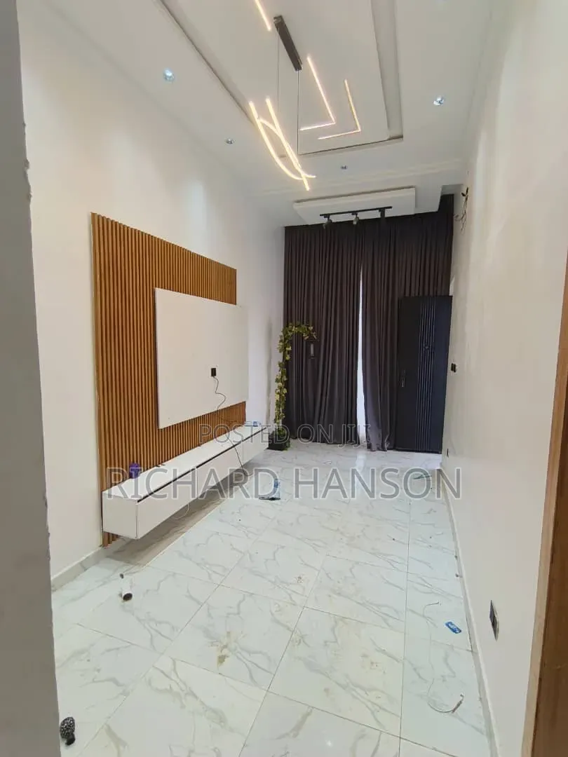 2bdrm Apartment in Secured -Ogidan, Sangotedo for rent in Sangotedo