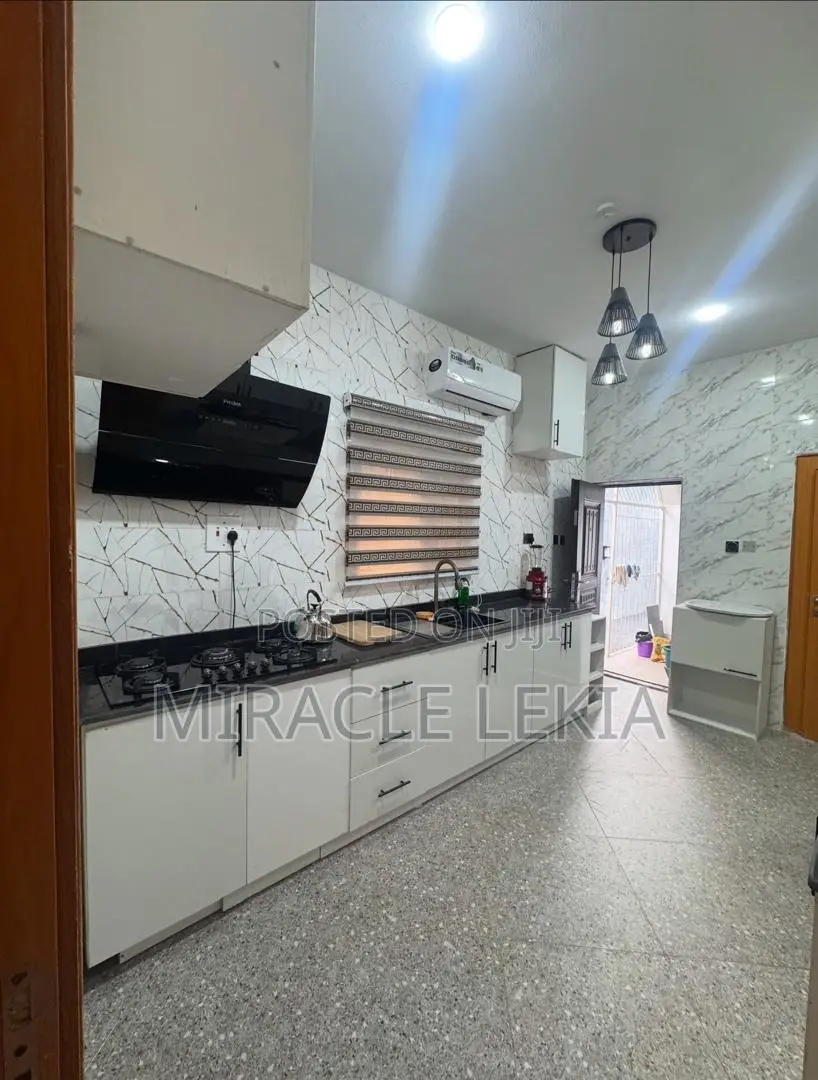 Furnished 4bdrm Duplex in Amadi-Ama for sale in Amadi-Ama