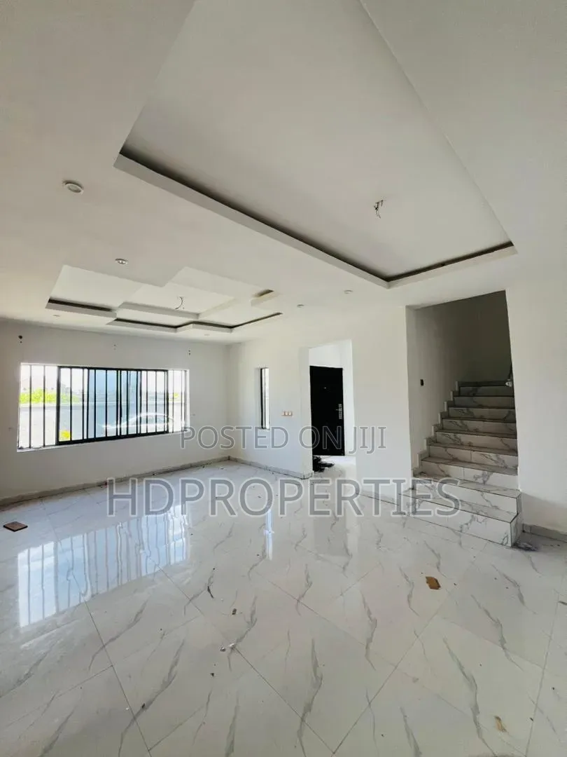 4bdrm Duplex in De Castle Max Estate, Lagos Island / Lagos Island in Lagos Island / Lagos Island