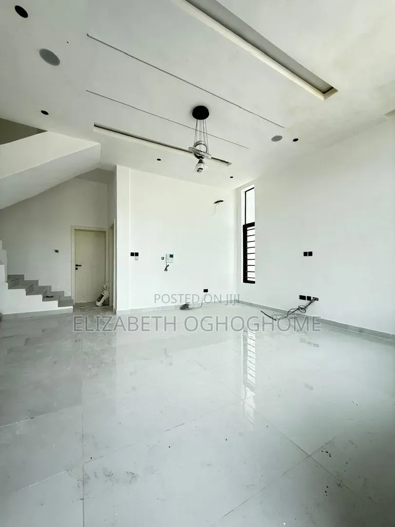 4bdrm Duplex in Sangotedo for sale in Sangotedo