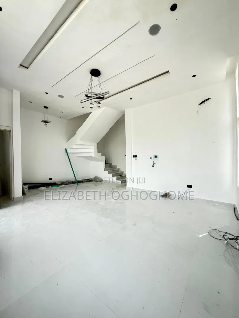 4bdrm Duplex in Sangotedo for sale in Sangotedo